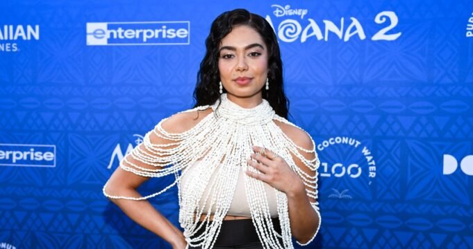 241127-Aulii-Cravalho-vl-1250p-032aa6.jpg