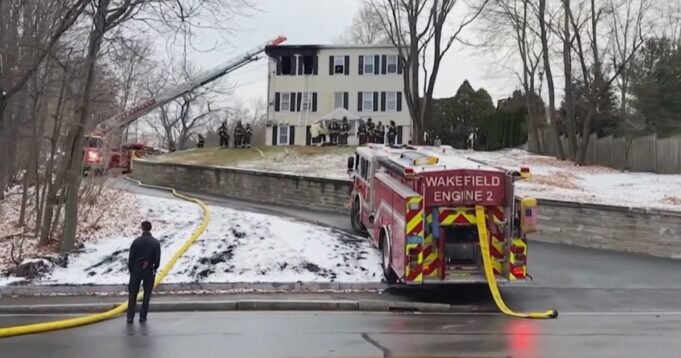 241209-wakefield-mass-fire-mb-0942-f03dac.jpg