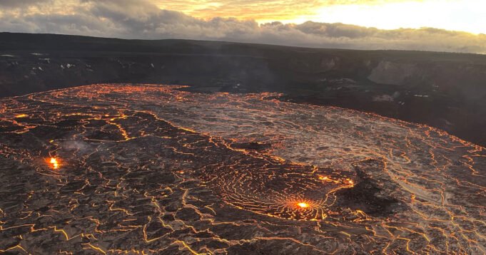 241227-Kilauea-volcano-aa-503-2fad38.jpg