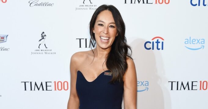 GettyImages-1144675488-Joanna-Gaines-Enjoys-Late-Night-Baking-with-Daughter-Ella.jpg