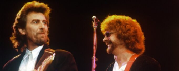 Getty_GeorgeHarrisonJeffLynne2000_120924.jpg