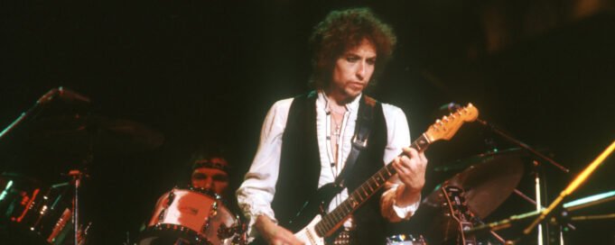 dylan-GettyImages-74269523.jpg