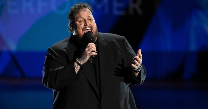 250422-jelly-roll-musician-2024-ac-1056p-02c8f4.jpg
