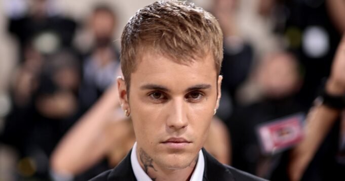 Justin-Bieber-Shares-New-Photos-of-Baby-Son-Jack-Alongside-a-Middle-Finger-Emoji-1340156603.jpg