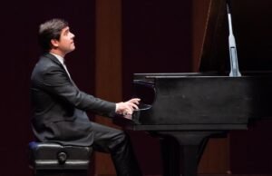 Revisão de concertos: virtuoso ucraniano vadym kholodenko persuas