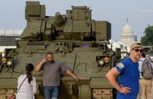 A pesquisa constatou que os americanos se dividiram no desfile militar no 250º aniversário do exército de Trump