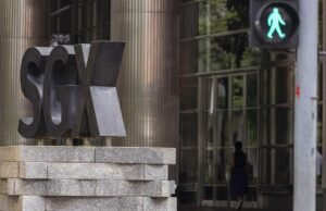 A STI supera 4.000 pontos para fechar no recorde, pois os investidores buscam refúgio seguro