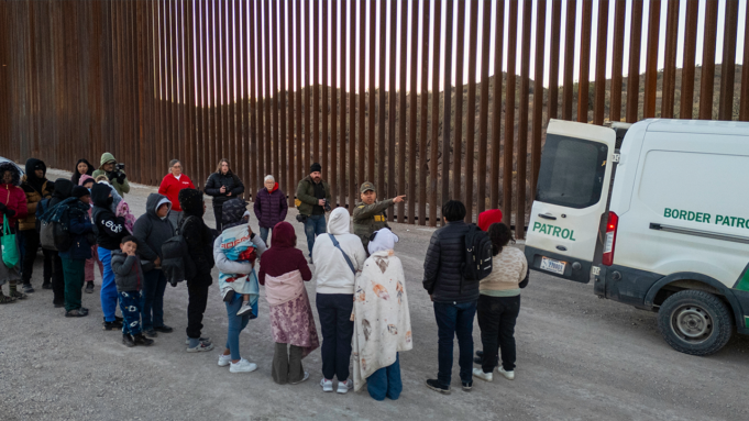 1756335091_trump-border-immigration.png