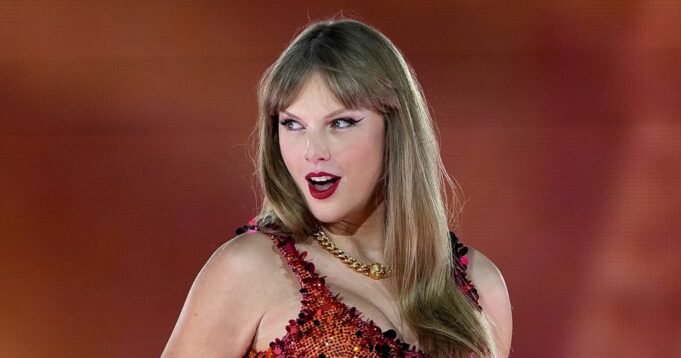 250818-taylor-swift-se-506p-3e94fc.jpg