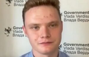 O homem declara o país na terra sem reivindicação entre a Sérvia e a Croácia