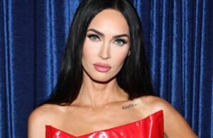 As unhas de Mani de Megan Fox são codificadas dos anos 90