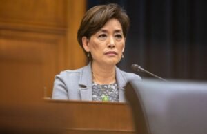 O Democratic Challenger chama os fantoches de ESL dos advogados do Partido Republica