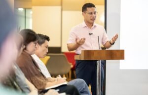 Moe analisará quatro áreas em revisão para melhorar a forma como o bullying é tratado: Desmond Lee