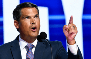 Ex -governador da Georgia. Geoff Duncan deixou o Partido Republicano para se juntar ao Partido Democrata