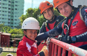 O oito anos -garoto que vende o sonho de ser refrescante e bombeiro fica surpreso com o Rio Branko: ‘Dia muito especial’