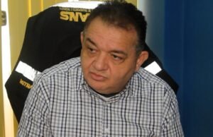 Oito pessoas condenam o superintendente arbitral por ameaçar