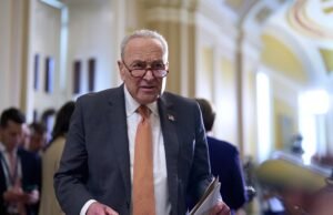 Shrumer ameaçou processar o governo Trump pelo prazo de arquivo de Epstein