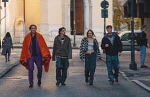 Laura Samani Veneza retorna com ‘One Year of School’ – Trailer