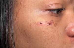 Grávida de um motorista no meio da rua está grávida e a empurrou por um espelho retrovisor e a pegou quando ela interrogou: ‘vai terminar?’