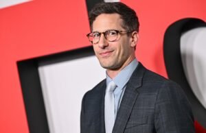 Revisão do filme: Em ‘The Roses’, Benedict Cumberbach e Olivia Colmen fazem uma história de amor sombria