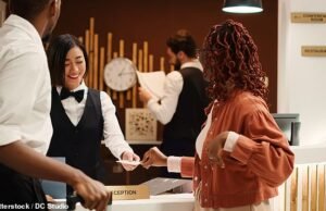 Hábito de cartão -chave do hotel muito comum, o que é surpreendentemente perigoso