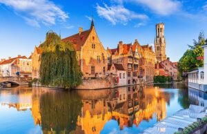 Pesquise no lado ‘feliz e legal’ para esta incrível cidade européia – com férias baratas e vôos curtos da Grã -Bretanha