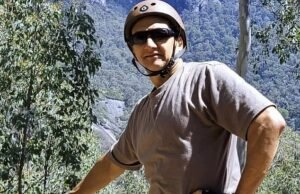 A principal operação policial foi lançada em uma cena de disparos mortais com suspeitos de assassinos da polícia Deji Freeman – como policiais pesados se curvaram para a região.