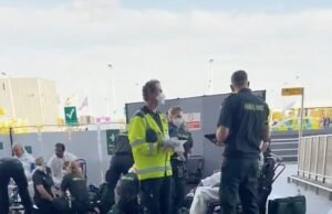 O incidente no aeroporto de Heathro visto que o terminal foi evacuado, devido à ‘histeria em massa’, dizem fontes: o nervosismo dos passageiros requer mais de 20 pessoas precisam de tratamento médico em meio a medo de vazamento químico
