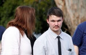 A desculpa patética ‘jovem e burra’ rica acusada de cortar grama no útero em seu Ute, dando desnutrição bêbada – enquanto sua raiva destaca um spray feroz fora da quadra.