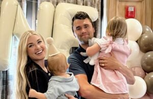 A esposa ‘incrivelmente forte’ de Charlie Kirk está se inclinando para a fé, mas está muito com o coração partido por contar à família para a família: ‘Papai não está voltando para casa’