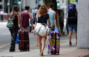 Os surtos de doenças de infecção recebem aviso imediato após o albergue do mochileiro