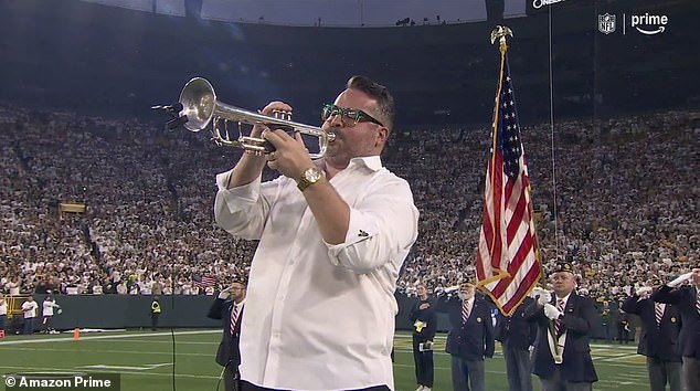 102067495-15090575-NFL_fans_went_crazy_for_the_National_Anthem_before_the_Packers_a-a-39_1757637866994.jpg