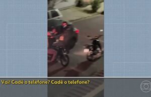 O ladrão joga no chão para forçar o telefone a passar a senha do telefone para o SP
