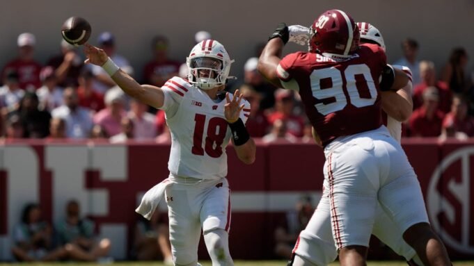 86136510007-tus-wisconsin-vs-alabama-gc-2123.jpg