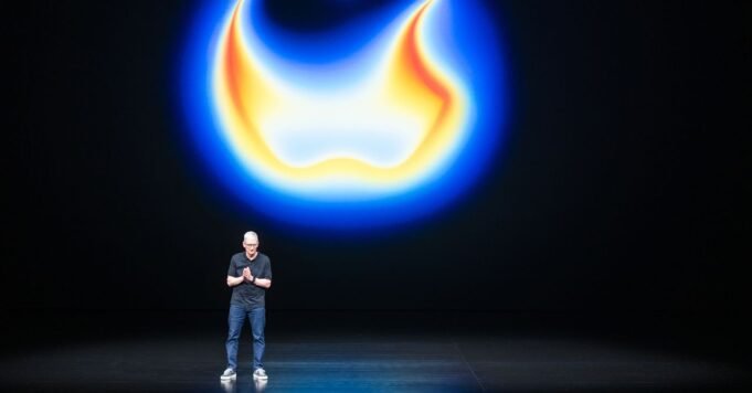 Apple-Roundup-Tim-Cook-Gear-DSC_5834-2.jpg