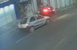 Motoristas bêbados atacaram a calçada e atropelavam os pedestres em MG