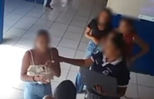 A escola que foi espancada 4 dias após a morte da garota, retornou, no PE