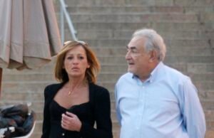 Espero que ela saiba o que está fazendo consigo mesma! O DSK de sexo-shem leva um novo parceiro de férias