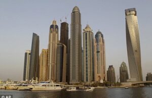 A menina de oito anos, que morreu ‘depois que seu pai foi torturado, foi forçado a comer seu banquinho quando sua amante a trancou no banheiro.