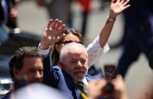 Lula do Brasil pede laços comerciais mais rígidos para o BRICS, enquanto as tarifas mordem