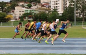 , Estudando com 000,4 alunos menciona o impacto do estilo de vida no campo da saúde mental