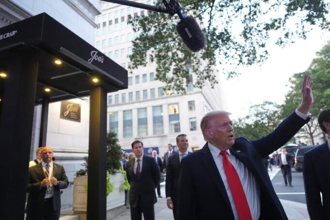 trump-waves.jpg