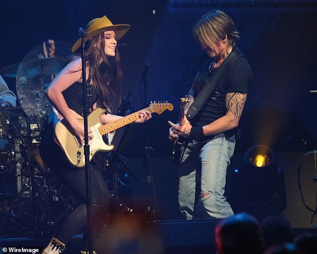 102650127-15224713-Keith_Urban_s_country_singer_friend_has_broken_her_silence_on_wi-a-6_1761333977451.jpg