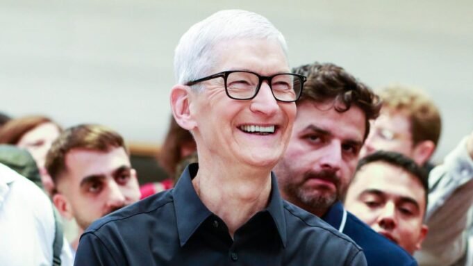 1761399663_tim-cook-gettyimages-2235741168.jpg