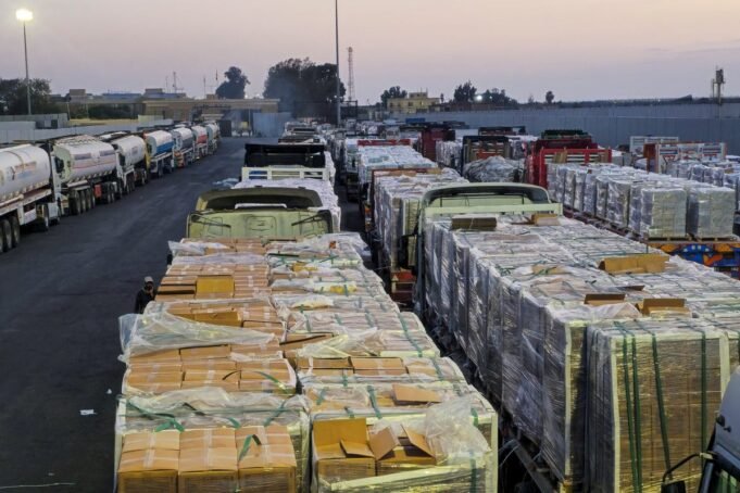 Trucks-carrying-humanitarian-aid-and-fuel-at-the-Rafah-border-on-the-Egypt-side-0i9gy56v.jpeg