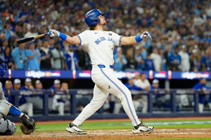 World_Series_Baseball_75141.jpg
