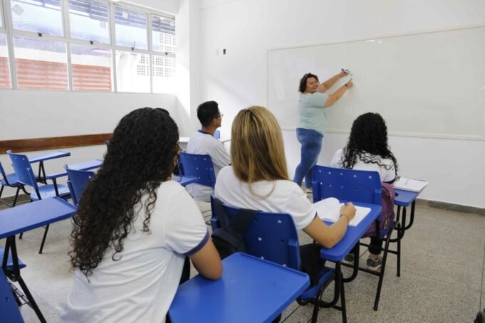 alunos-em-sala-de-aula-na-rede-de-ensino-do-amazonas-foto-euzivaldo-queiroz-seduc.jpg