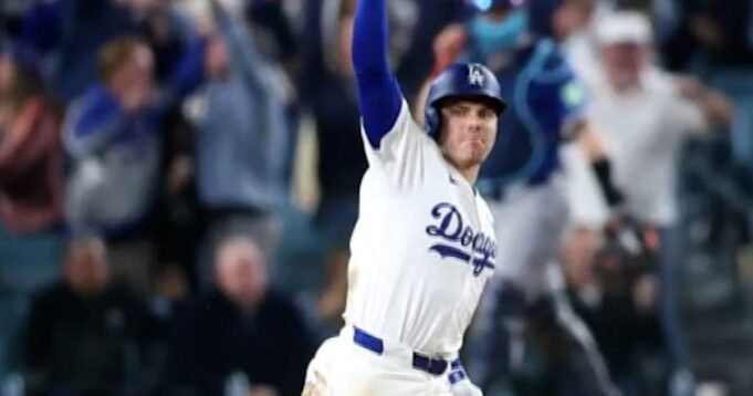 f_vert_brk_dodgers_game_3_251028.00_00_19_12.Still002-gcxphi.jpg