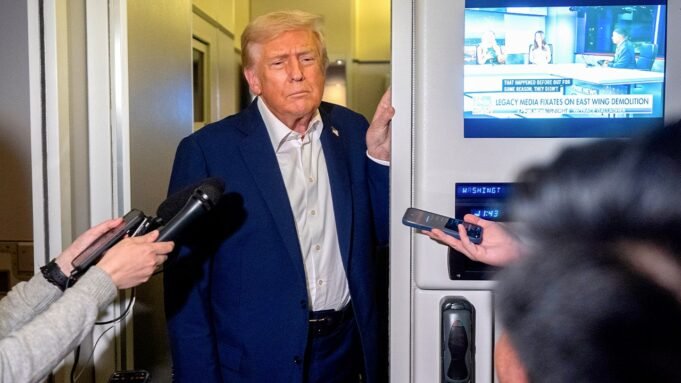 trump-air-force-one-asia-trip-2025.jpg