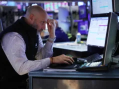 O declínio da Nvidia deixa Wall Street em parafuso, já que os investidores temem que o Fed adie os cortes nas taxas